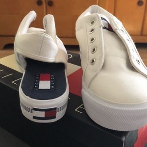 Woman’s size 11 white Tommy Hilfiger New in box open strap back athletic shoes
